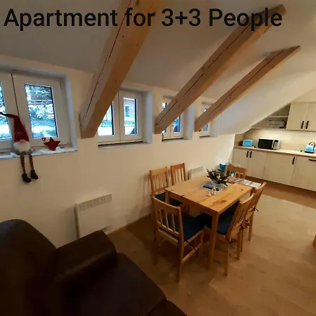 Pod Marianskymi Schody Apartment