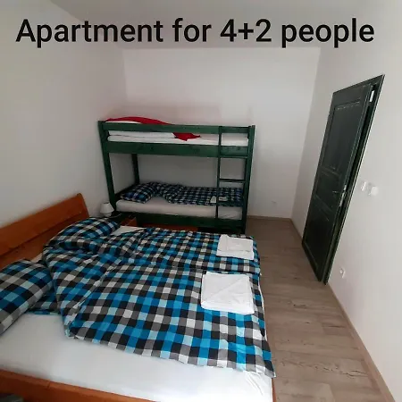 Pod Marianskymi Schody Apartment *