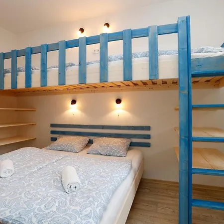 Pod Marianskymi Schody Apartment *
